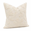Zierkissen 45 x 45 cm aus Baumwolle in Creme mit floralem Reliefmuster